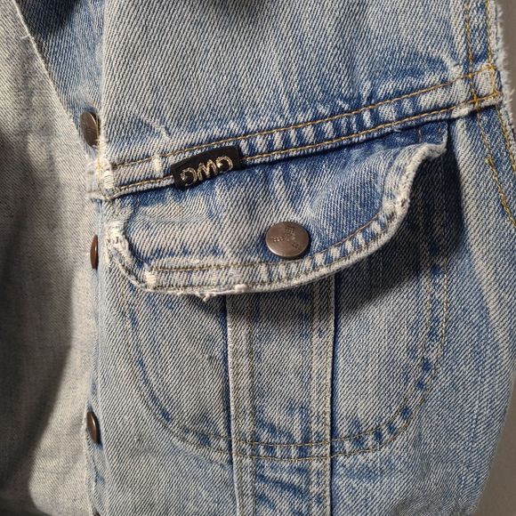 Floral Embroidered Vintage Jean Vest - Picture 6 of 7